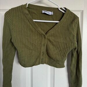Twiin cropped long sleeve green shirt